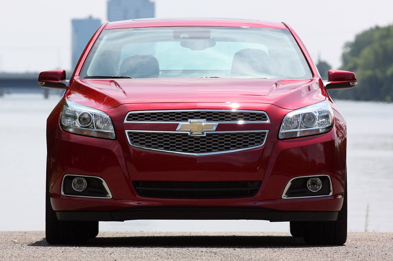 2013 Chevrolet Malibu 2.5 front view