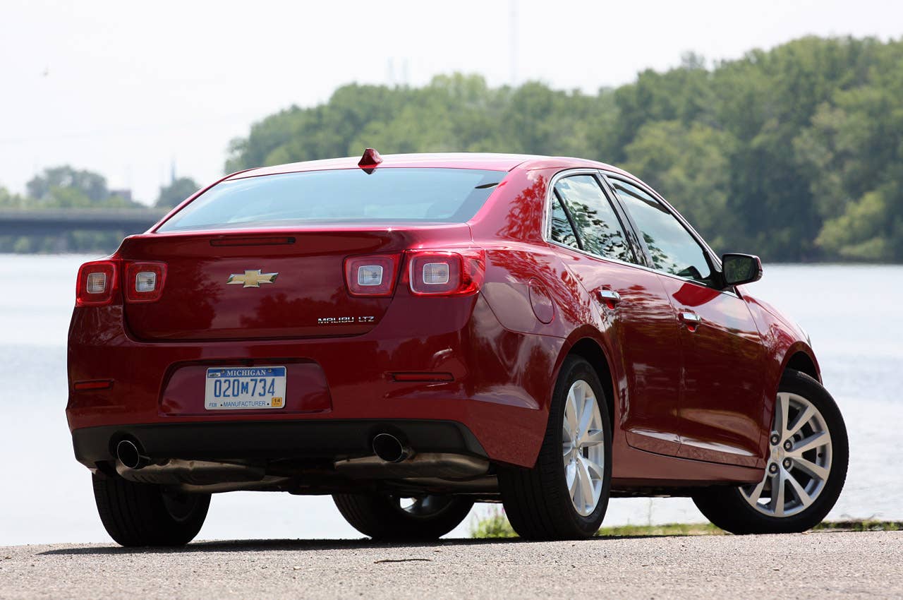 2013 Chevrolet Malibu 2.5 rear 3/4 view
