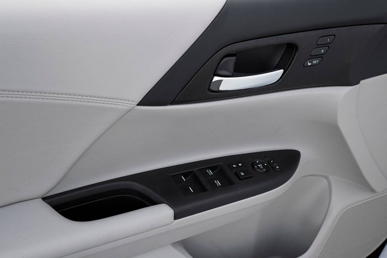 2013 Honda Accord EX-L V-6 Sedan.