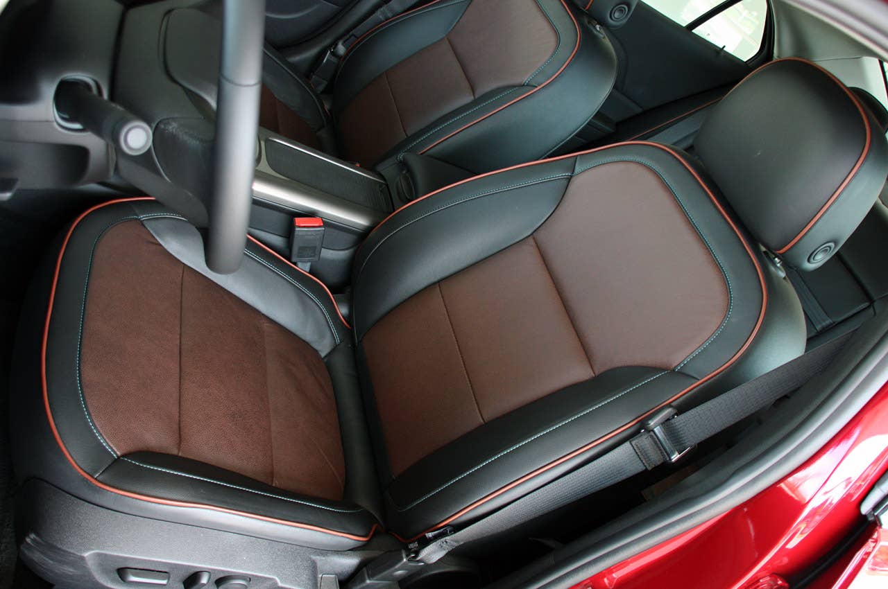 2013 Chevrolet Malibu 2.5 front seats