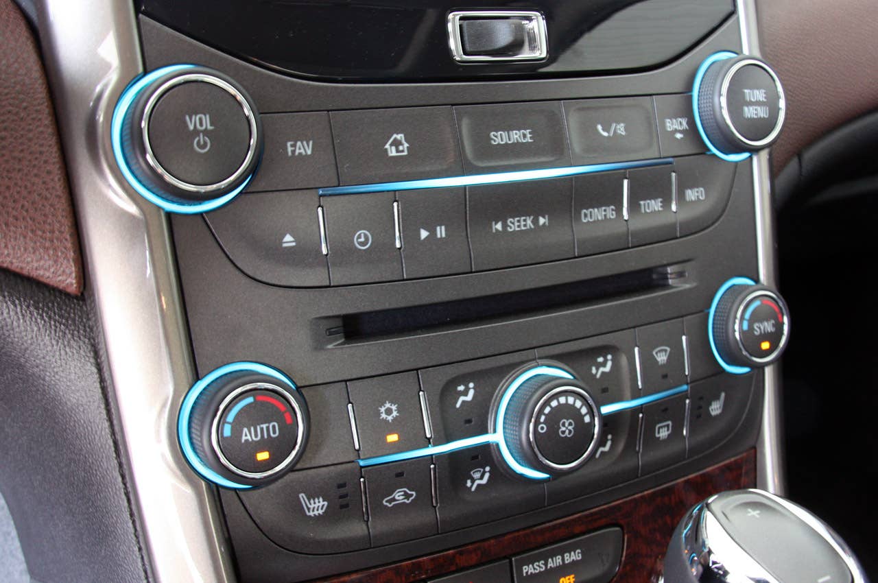 2013 Chevrolet Malibu 2.5 audio and climate controls