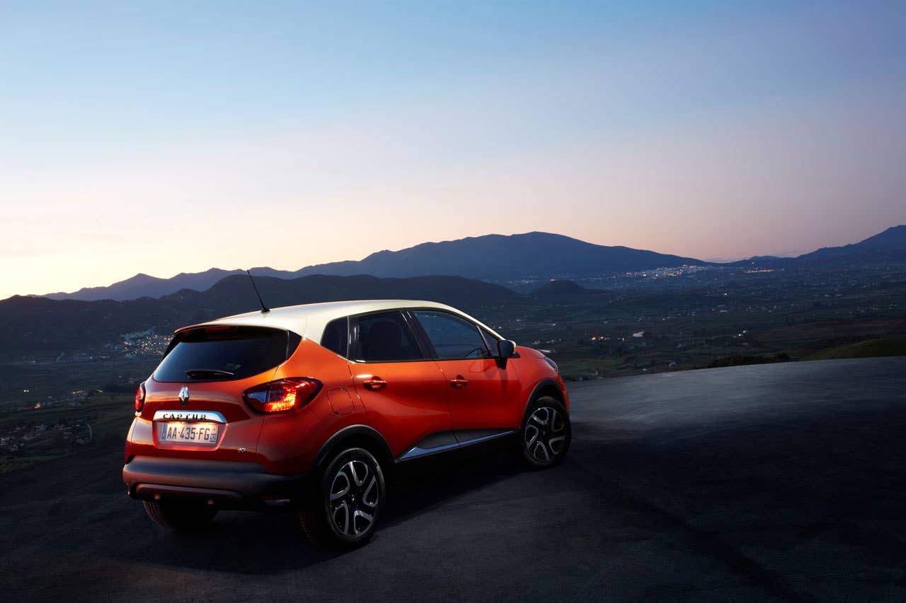 Production Renault Captur rear 3/4