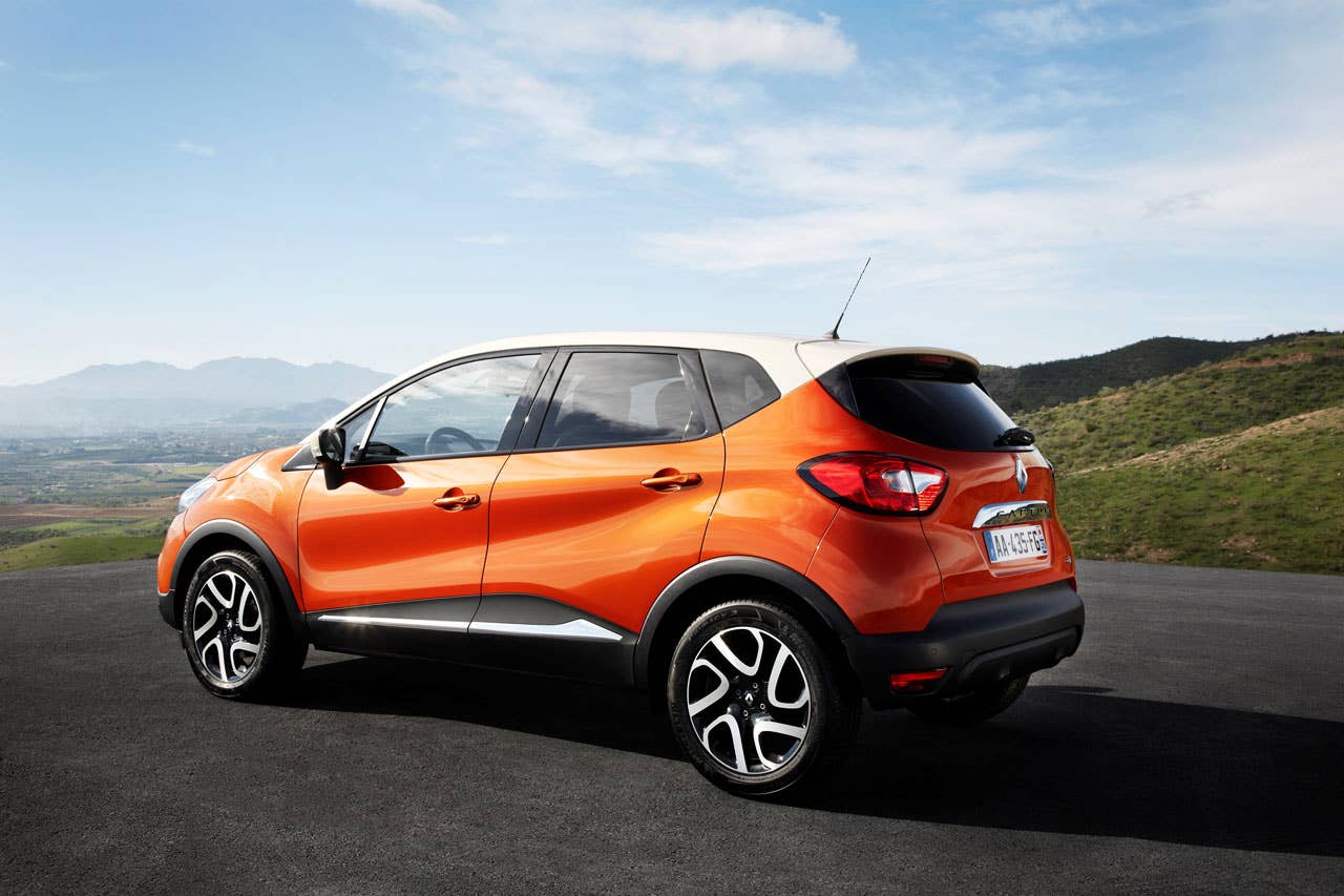 Production Renault Captur rear 3/4