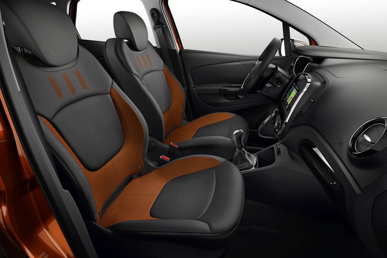 Production Renault Captur interior