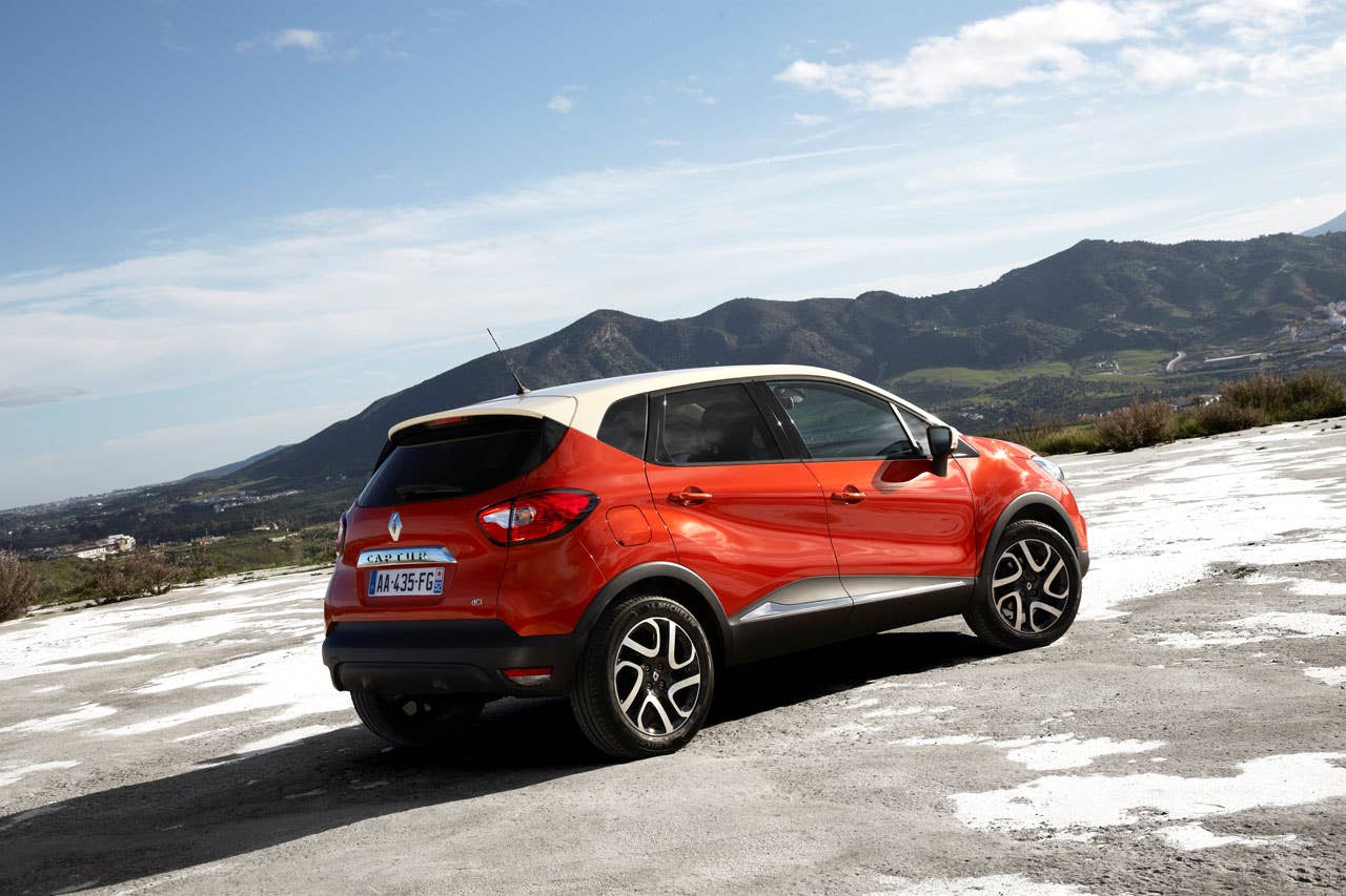 Production Renault Captur rear 3/4