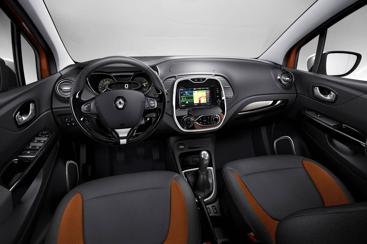 Production Renault Captur interior