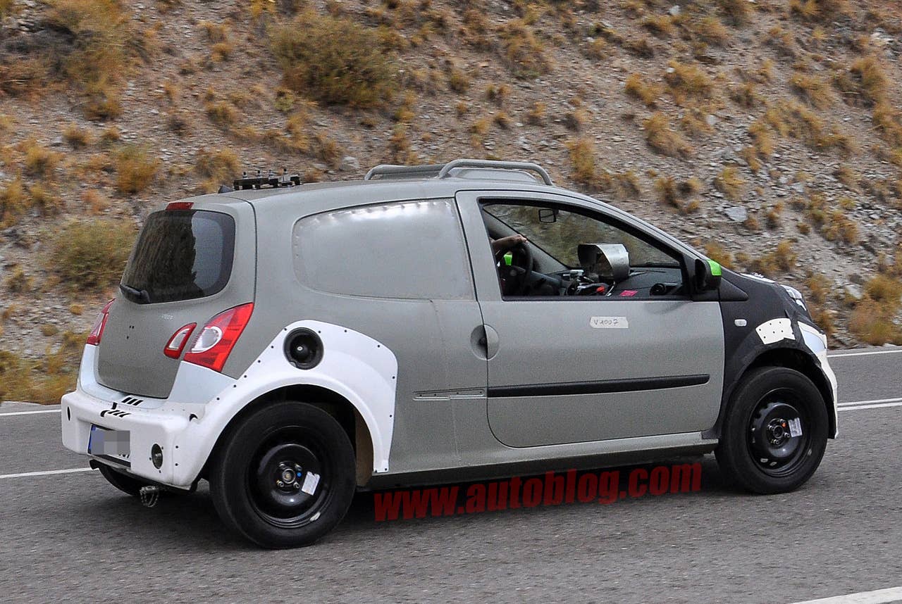 2015 Smart ForFour spy photos rear 3/4 view