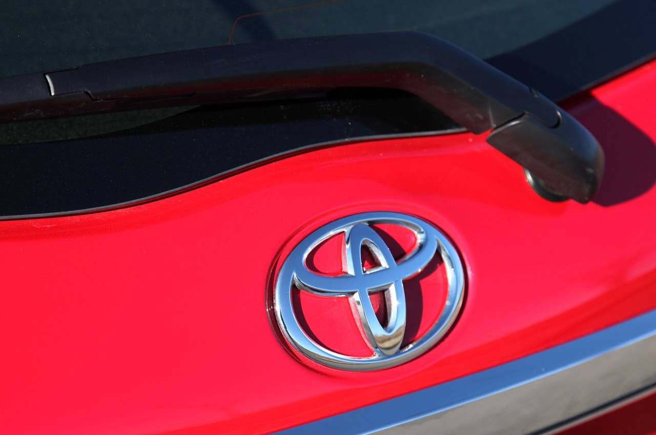 2012 Toyota Yaris SE logo