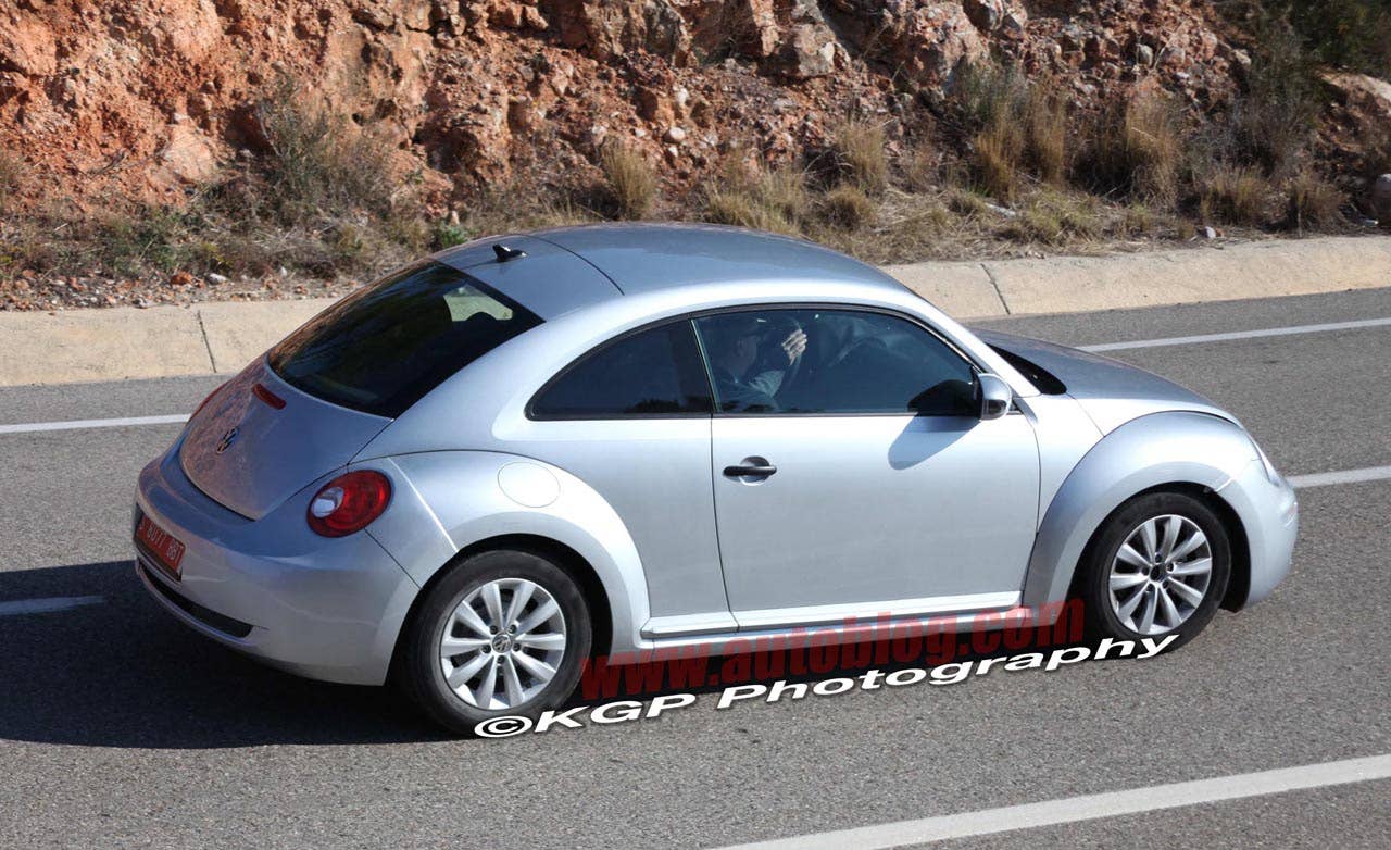 2012 Volkswagen New Beetle: Spy Shots