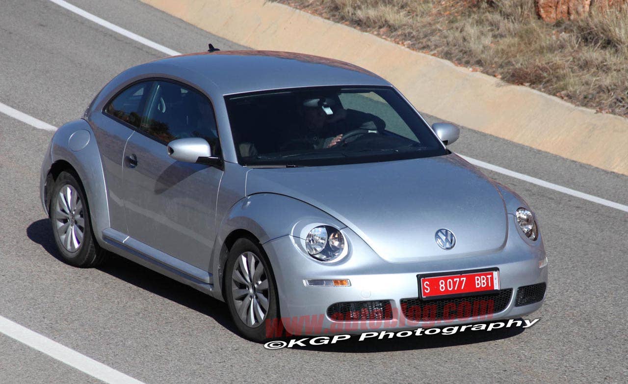 2012 Volkswagen New Beetle: Spy Shots