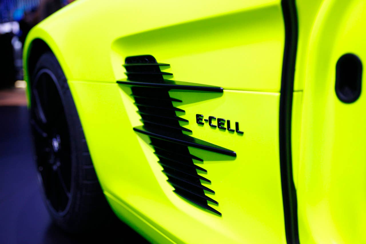 Mercedes-Benz SLS AMG E-Cell fender badge