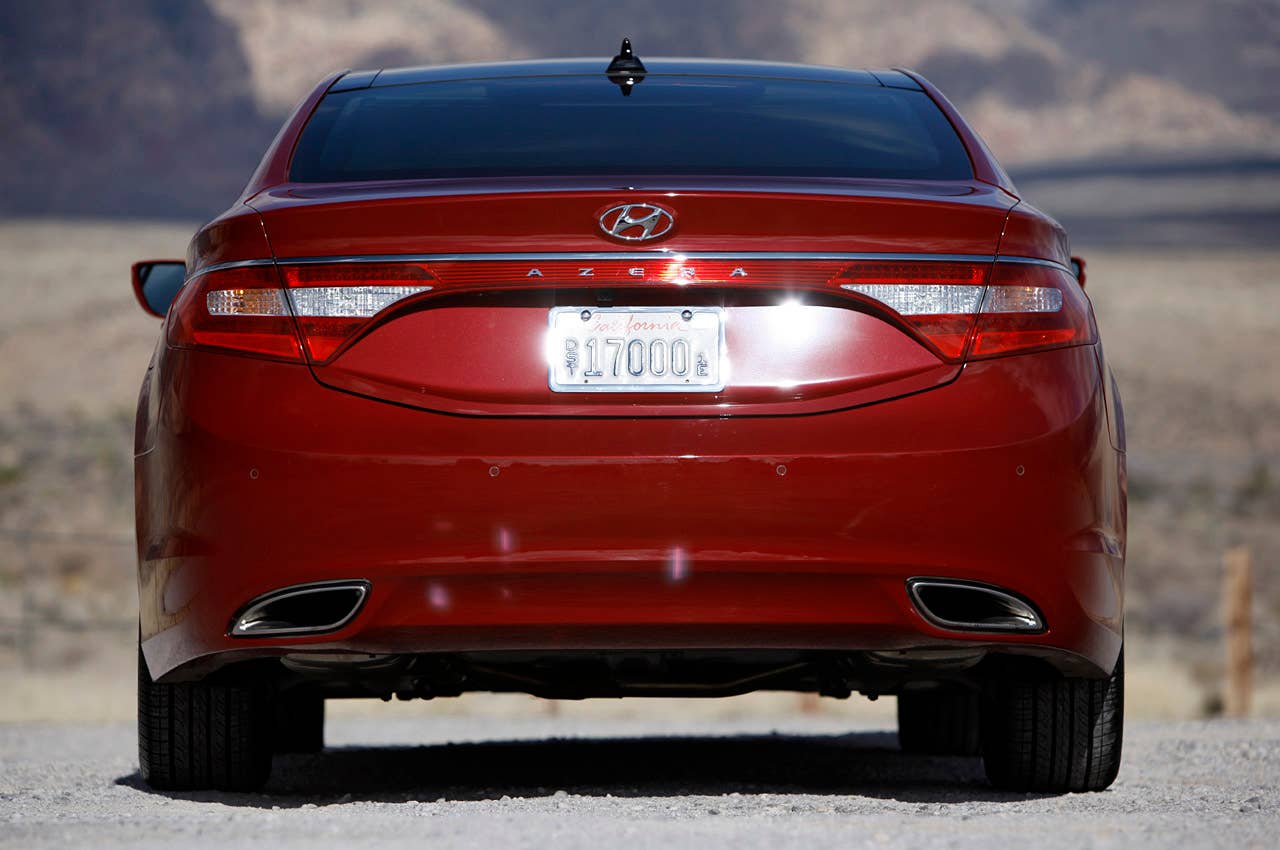2012 Hyundai Azera rear view
