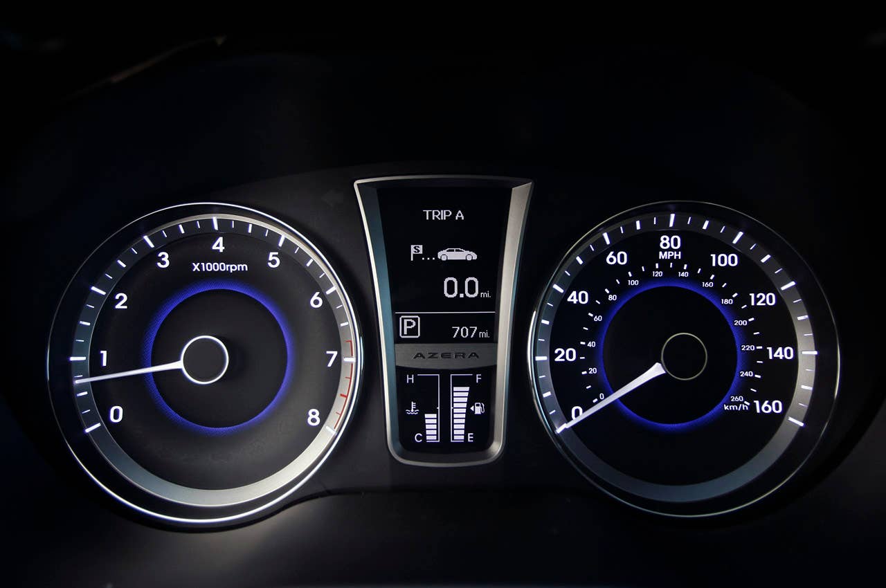 2012 Hyundai Azera gauges
