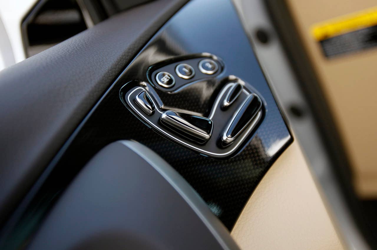 2012 Hyundai Azera seat controls
