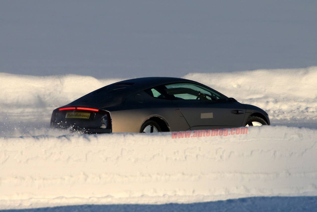 Volkswagen XL1 Spy Shots rear 3/4