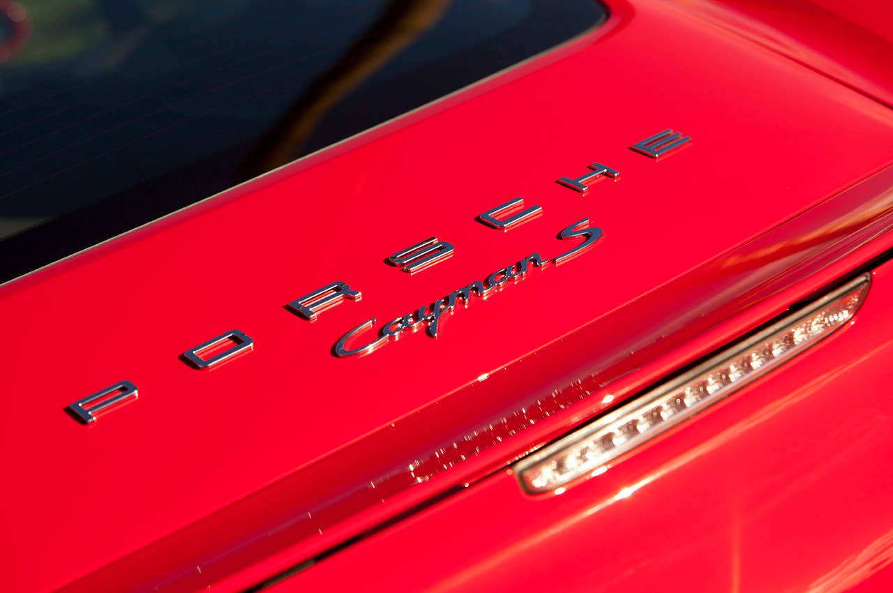 2014 Porsche Cayman S badge