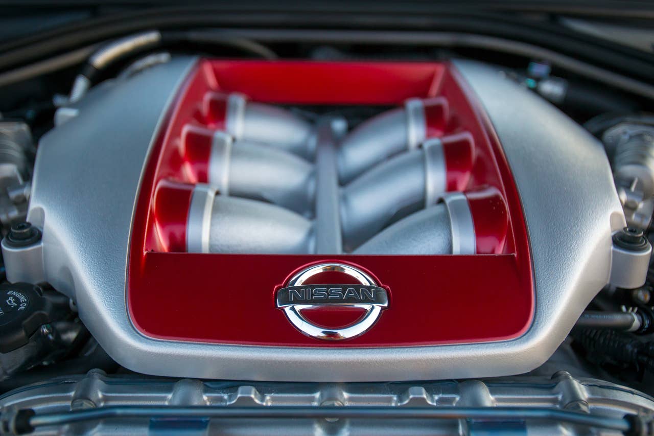 2014 Nissan GT-R Track Edition engine