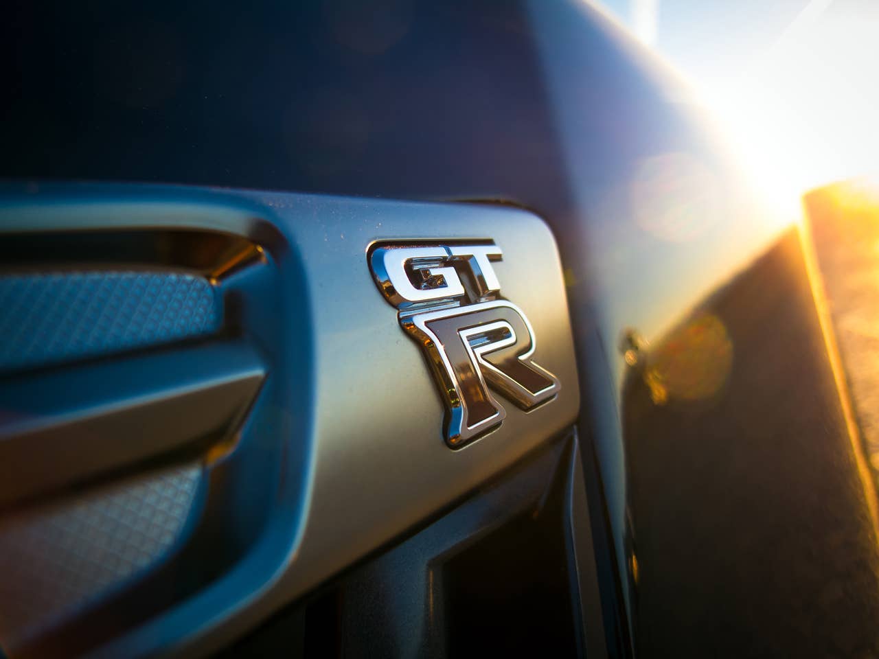 2014 Nissan GT-R Track Edition emblem