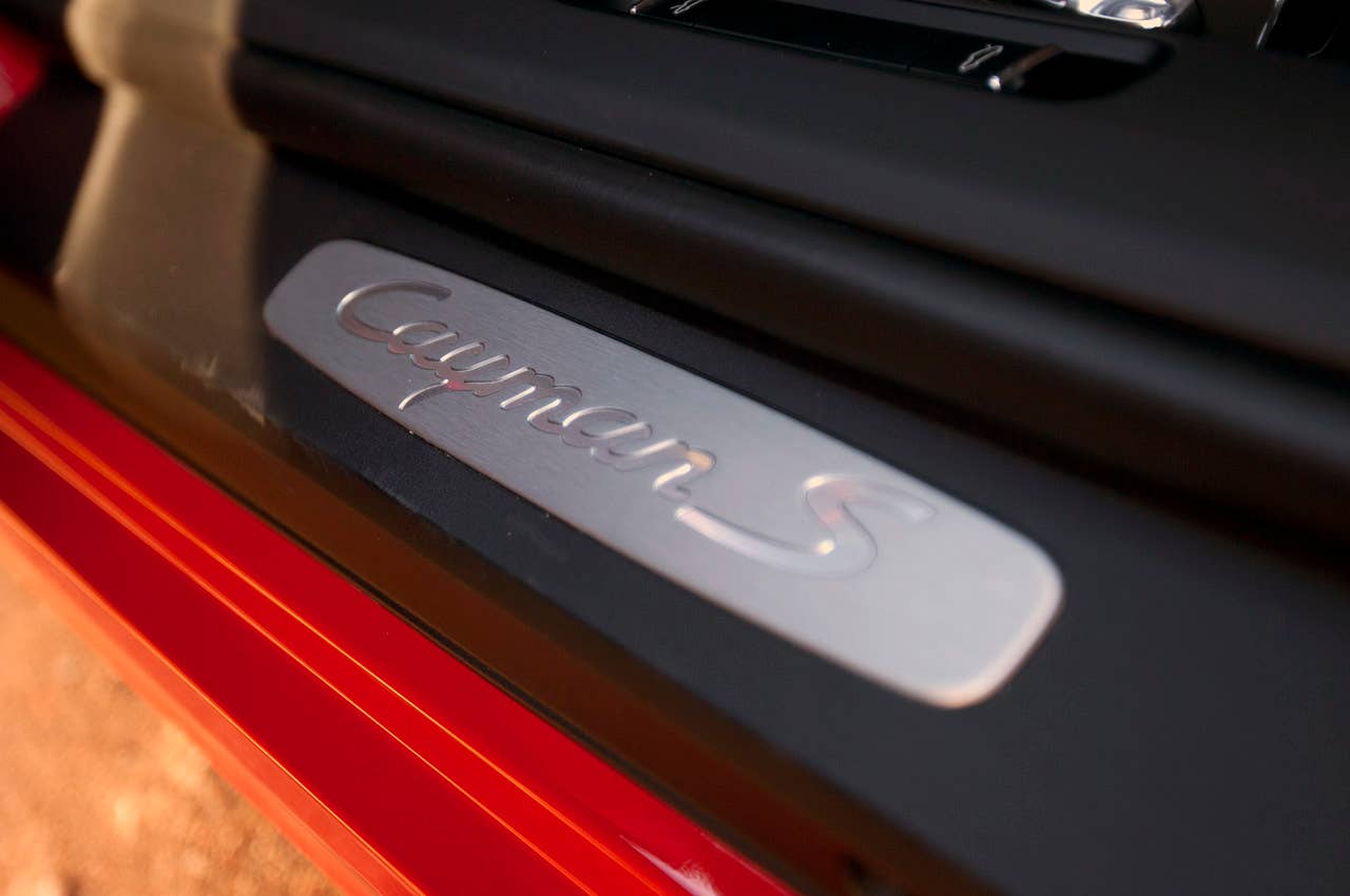 2014 Porsche Cayman S sill plate