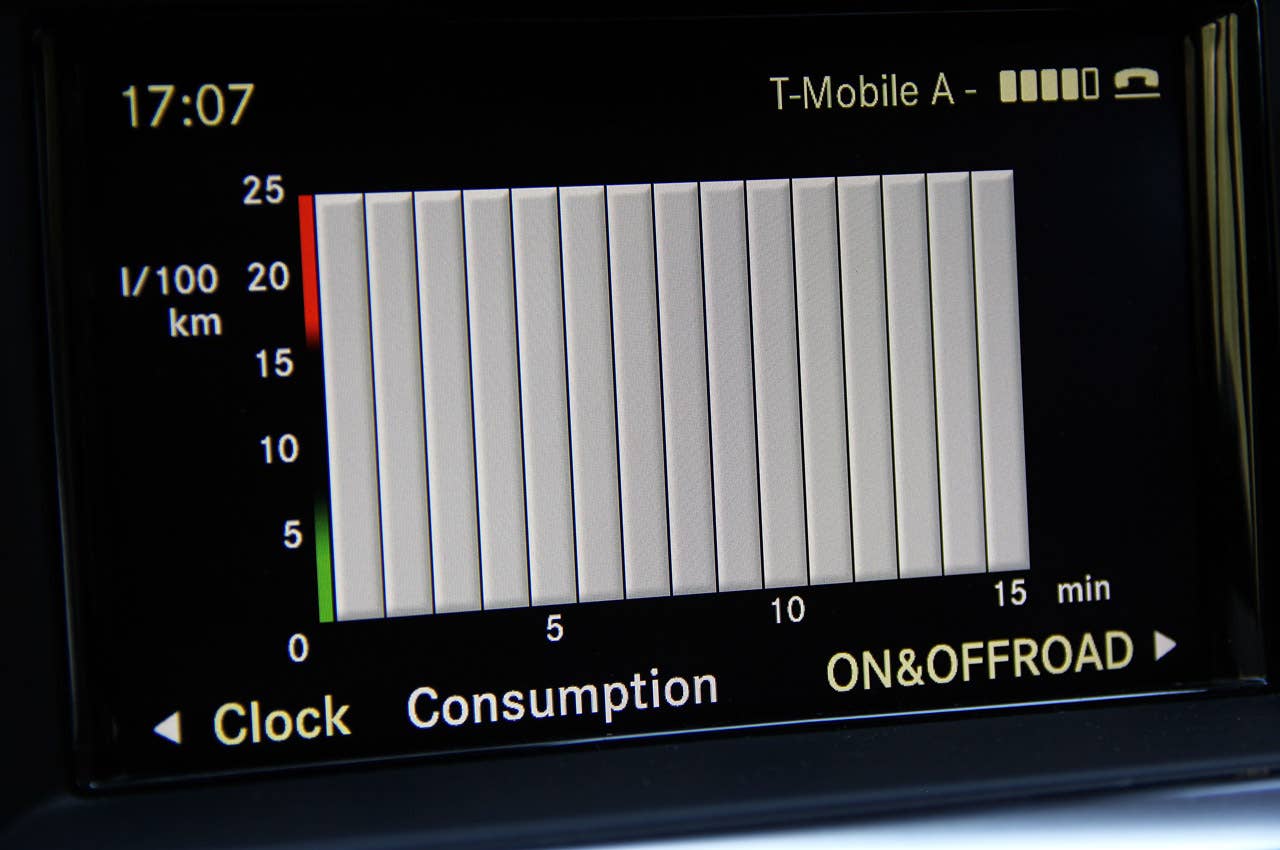2012 Mercedes ML350 BlueTEC fuel economy display