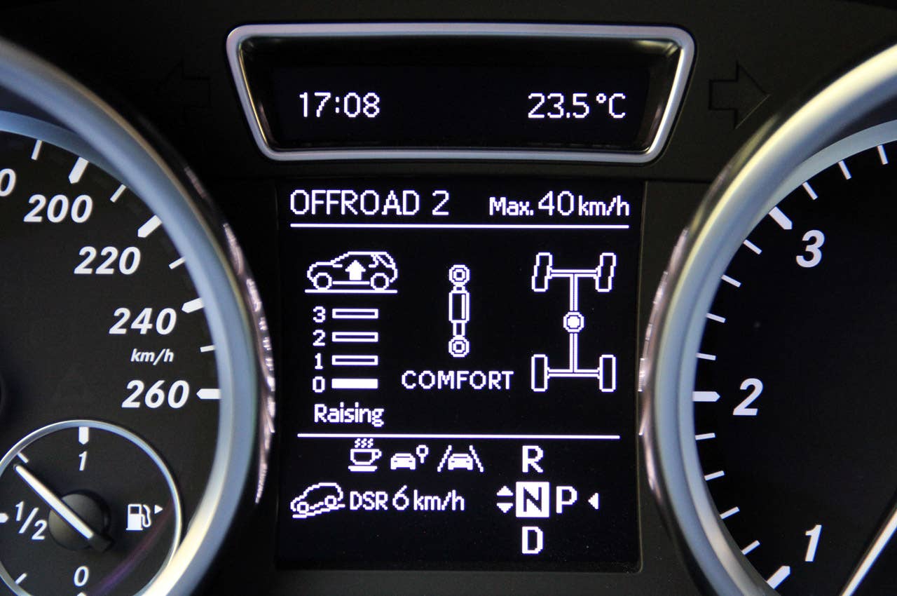 2012 Mercedes ML350 BlueTEC gauge display