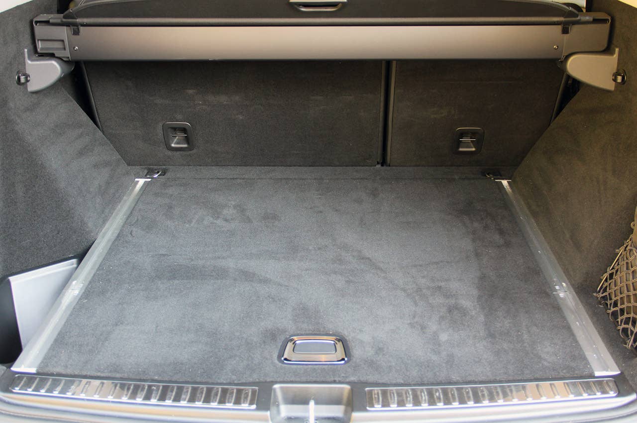 2012 Mercedes ML350 BlueTEC rear cargo area