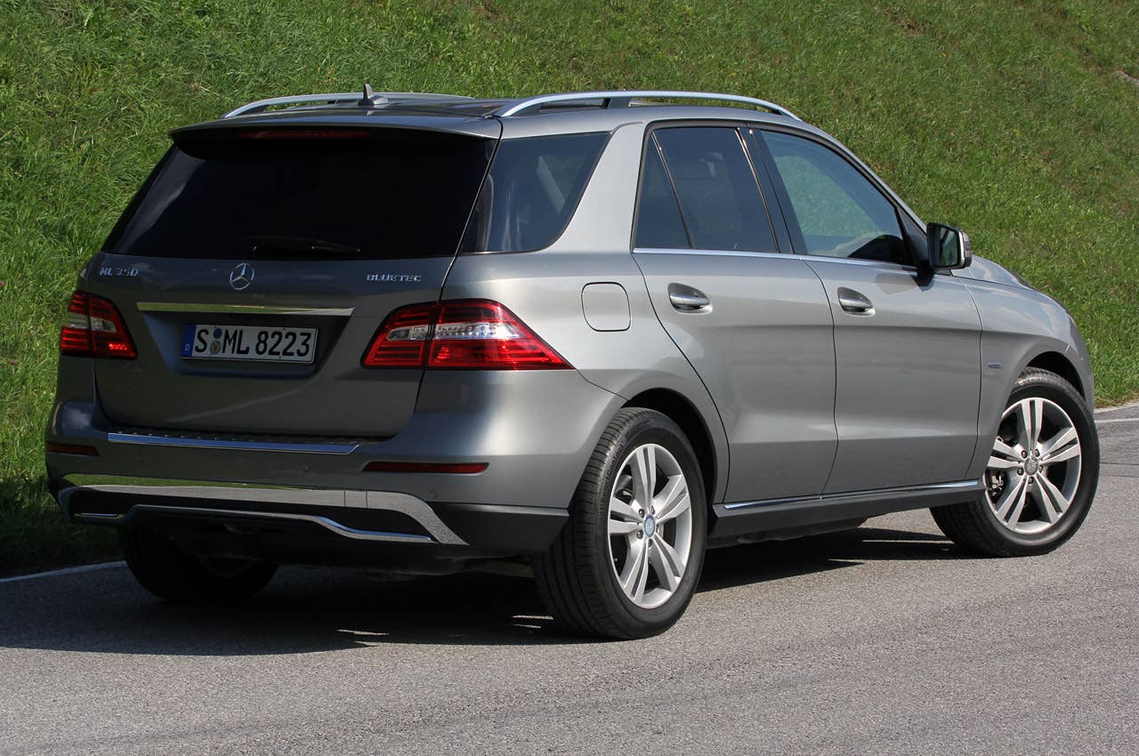 2012 Mercedes ML350 BlueTEC rear 3/4 view