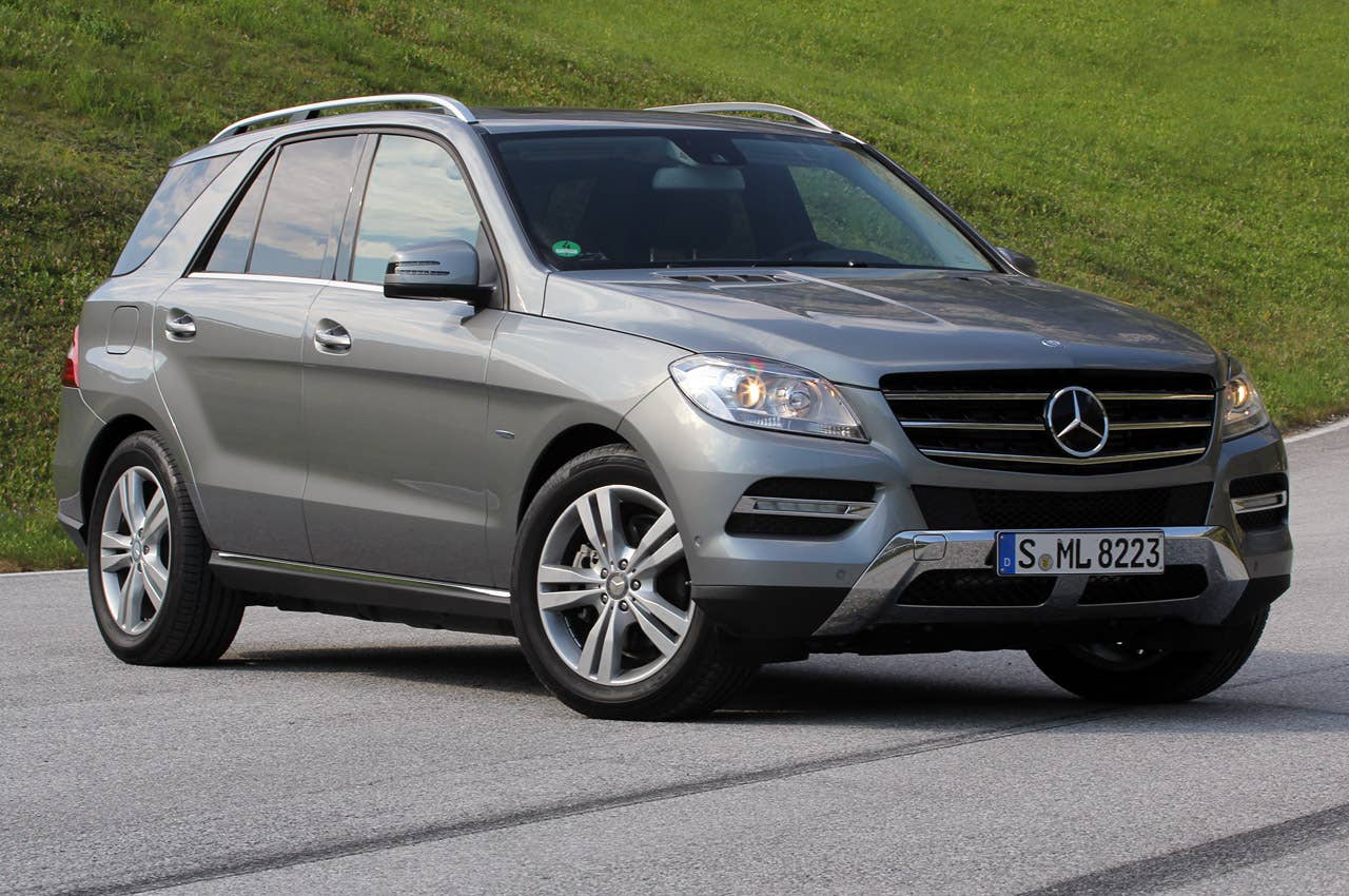 2012 Mercedes ML350 BlueTEC front 3/4 view