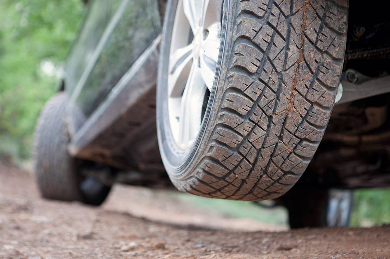 2012 Mercedes ML350 BlueTEC rear tire
