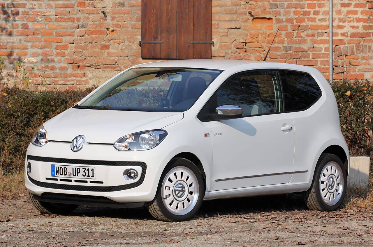 2012 Volkswagen Up! front 3/4 view