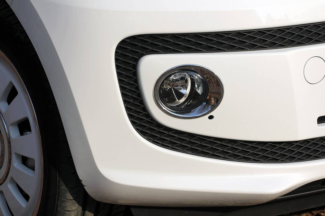 2012 Volkswagen Up! fog light