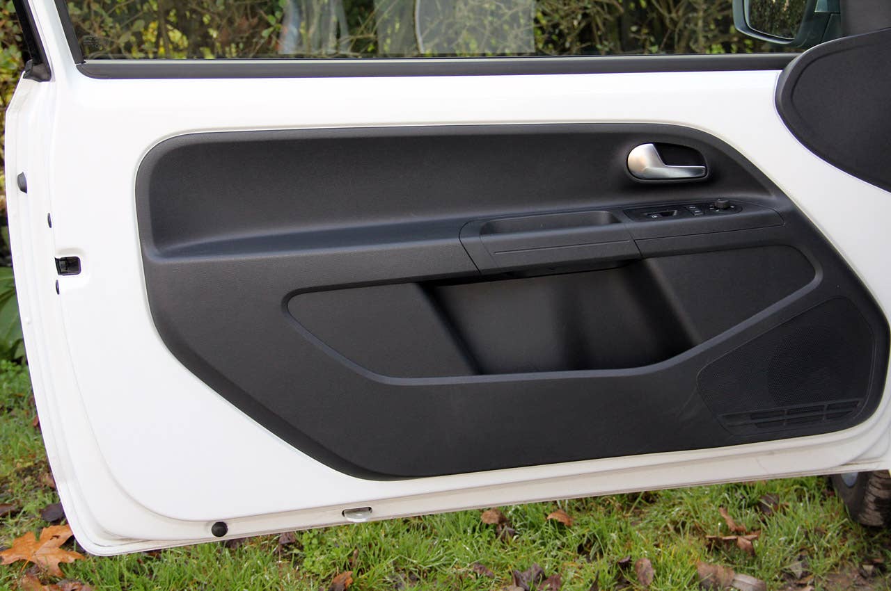 2012 Volkswagen Up! door