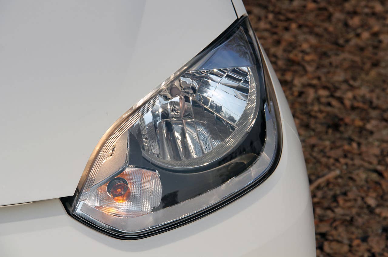 2012 Volkswagen Up! headlight