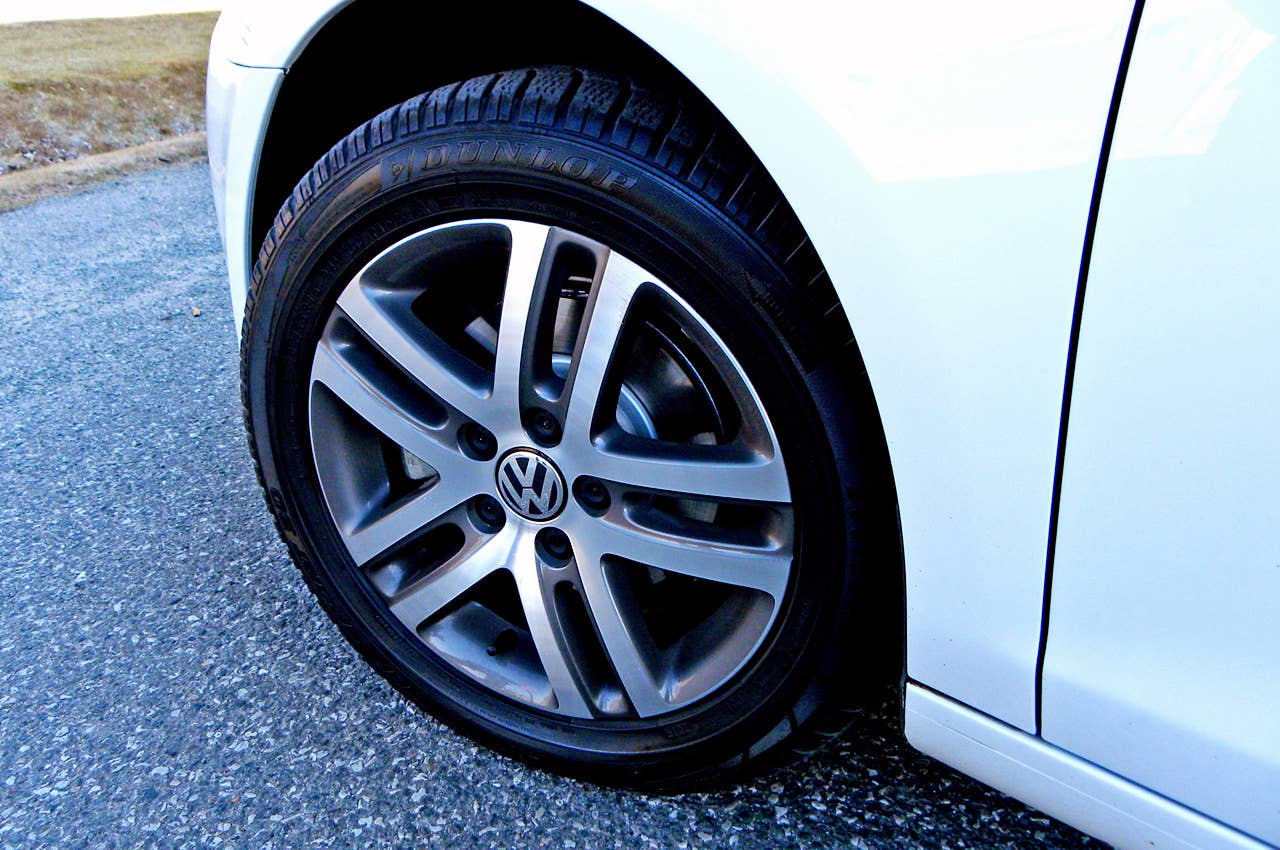 2014 Volkswagen Golf Blue-e-motion wheel