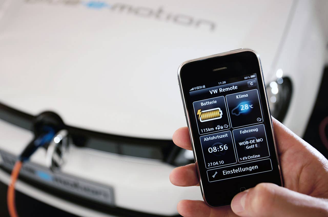 2014 Volkswagen Golf Blue-e-motion iPhone app