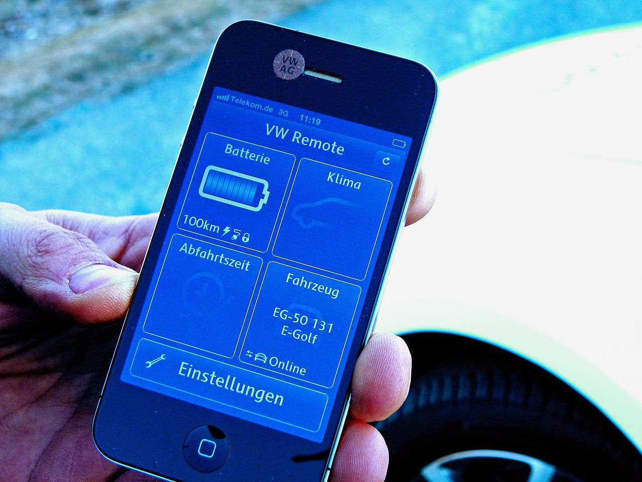 2014 Volkswagen Golf Blue-e-motion iPhone app