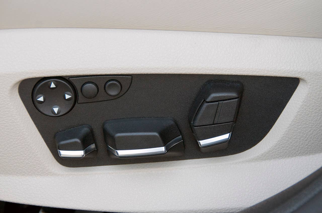 2011 BMW Alpina B7 seat controls