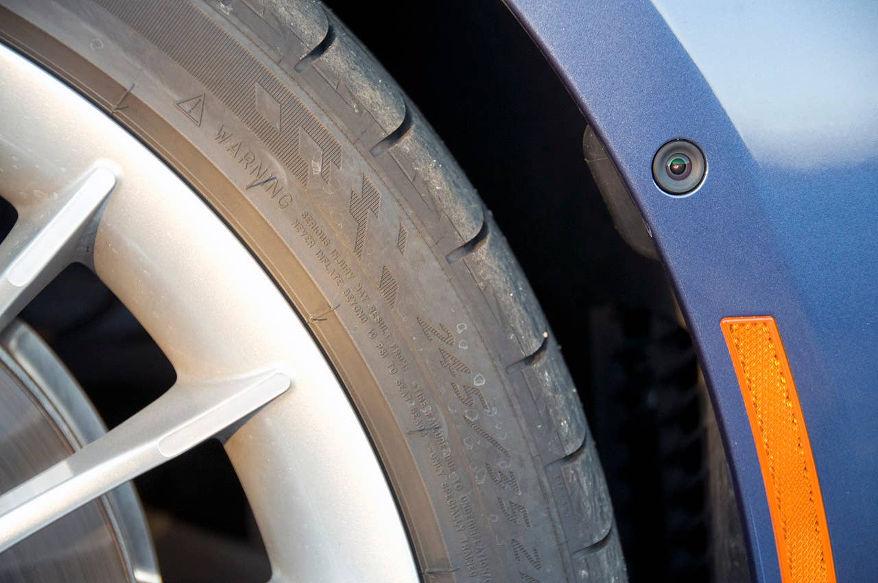 2011 BMW Alpina B7 tire