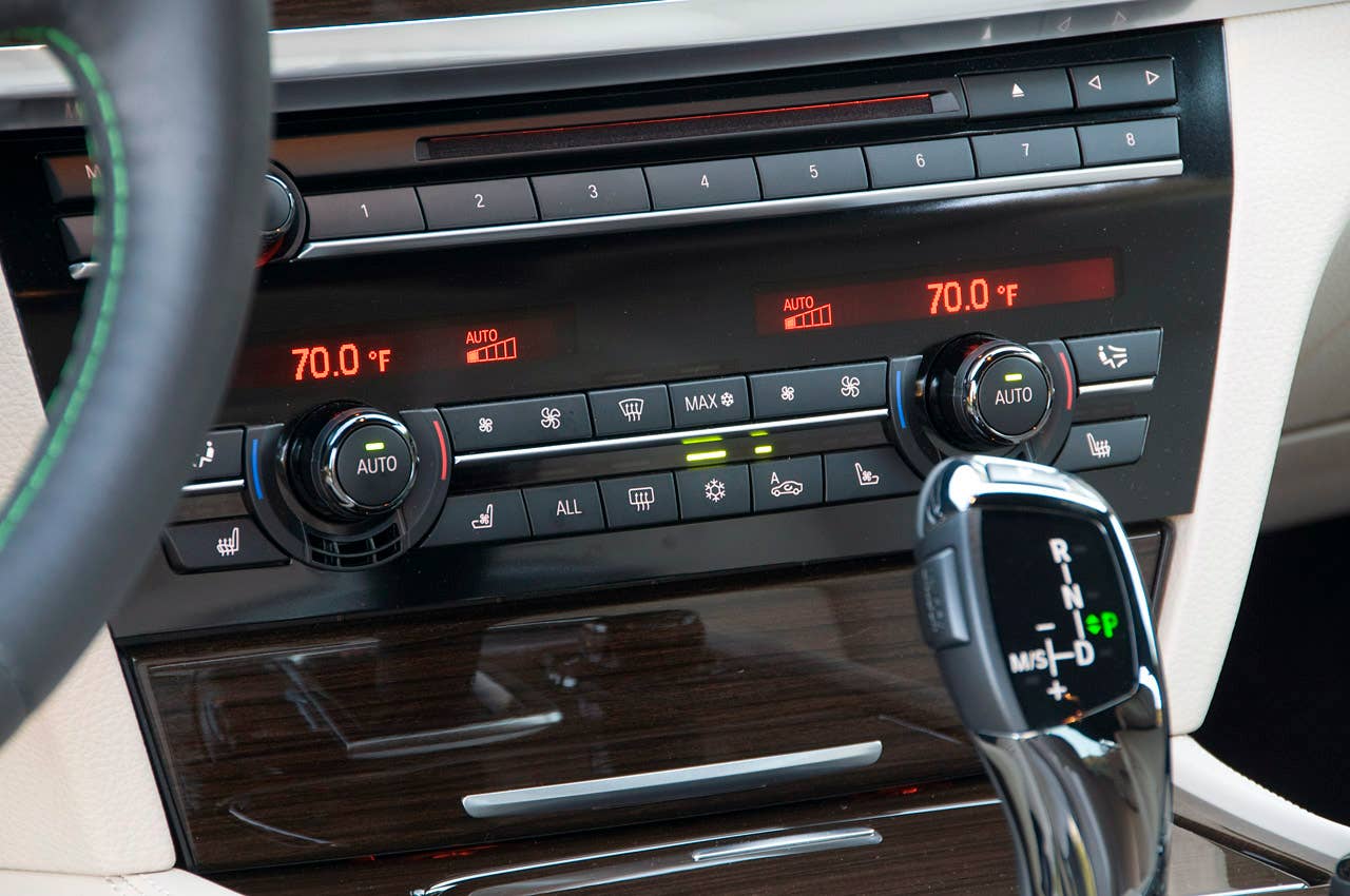 2011 BMW Alpina B7 climate controls