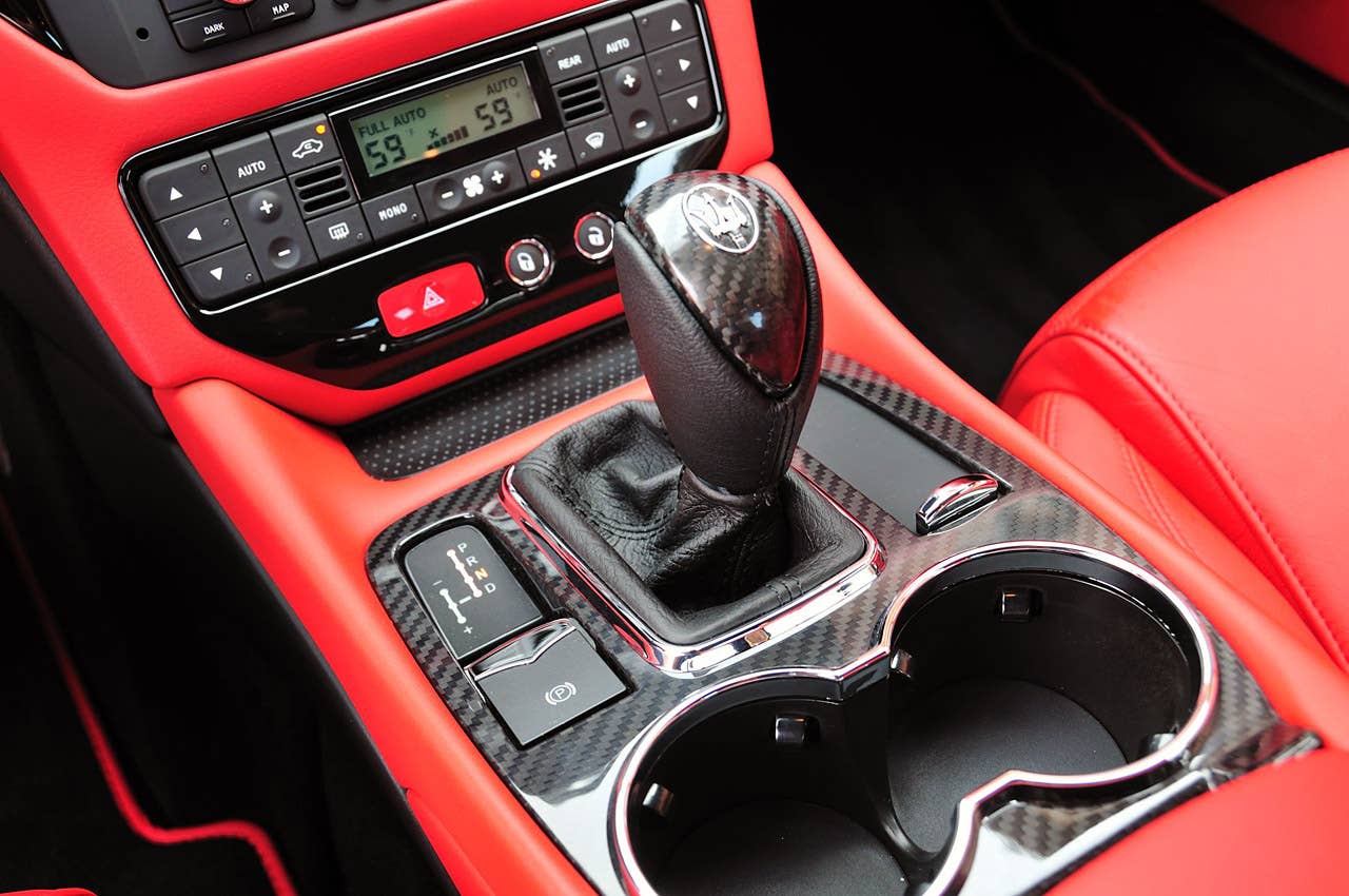 2012 Maserati GranTurismo MC shifter
