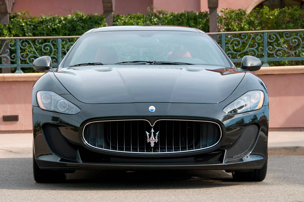 2012 Maserati GranTurismo MC front view