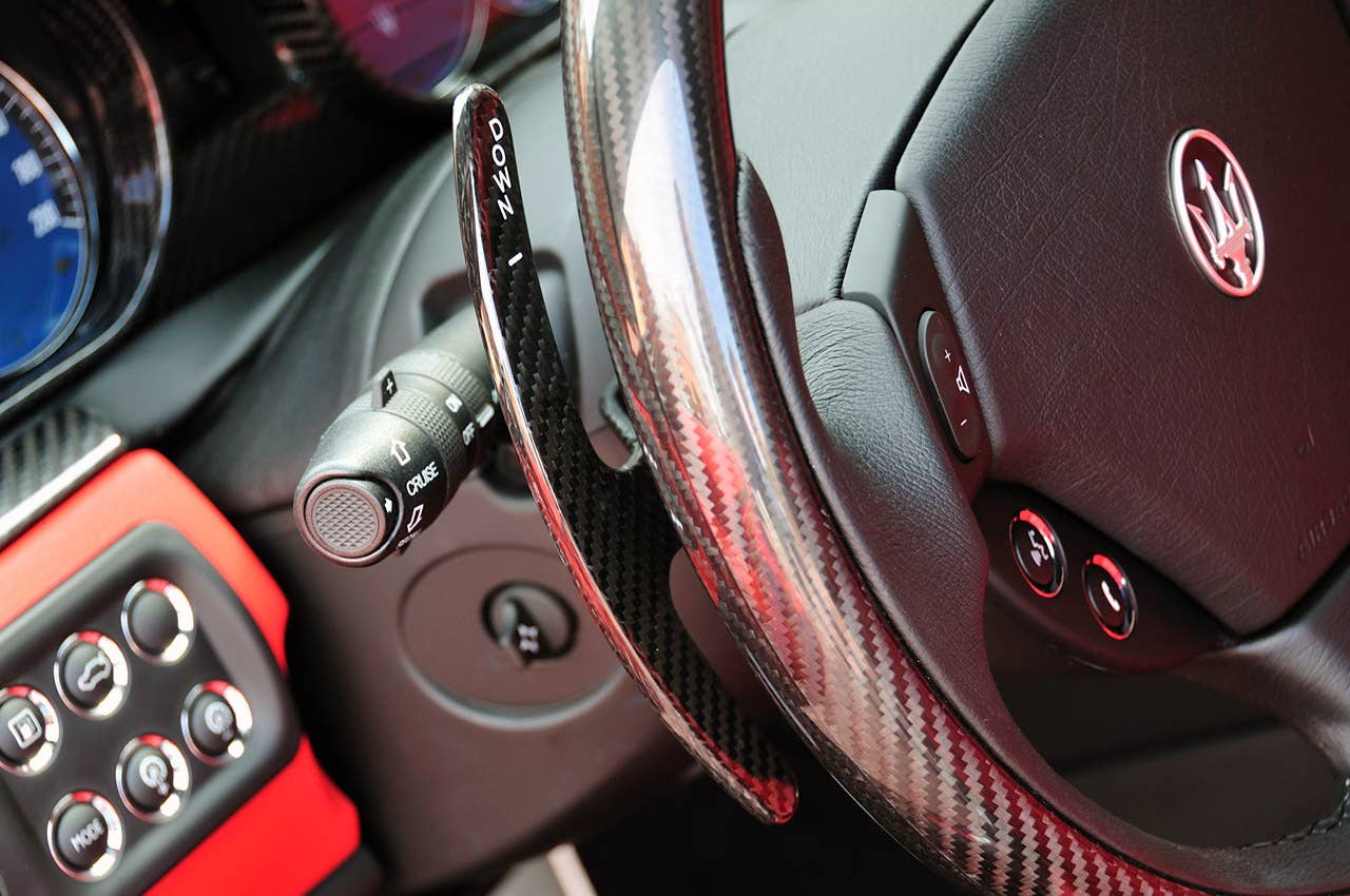 2012 Maserati GranTurismo MC paddle shifter