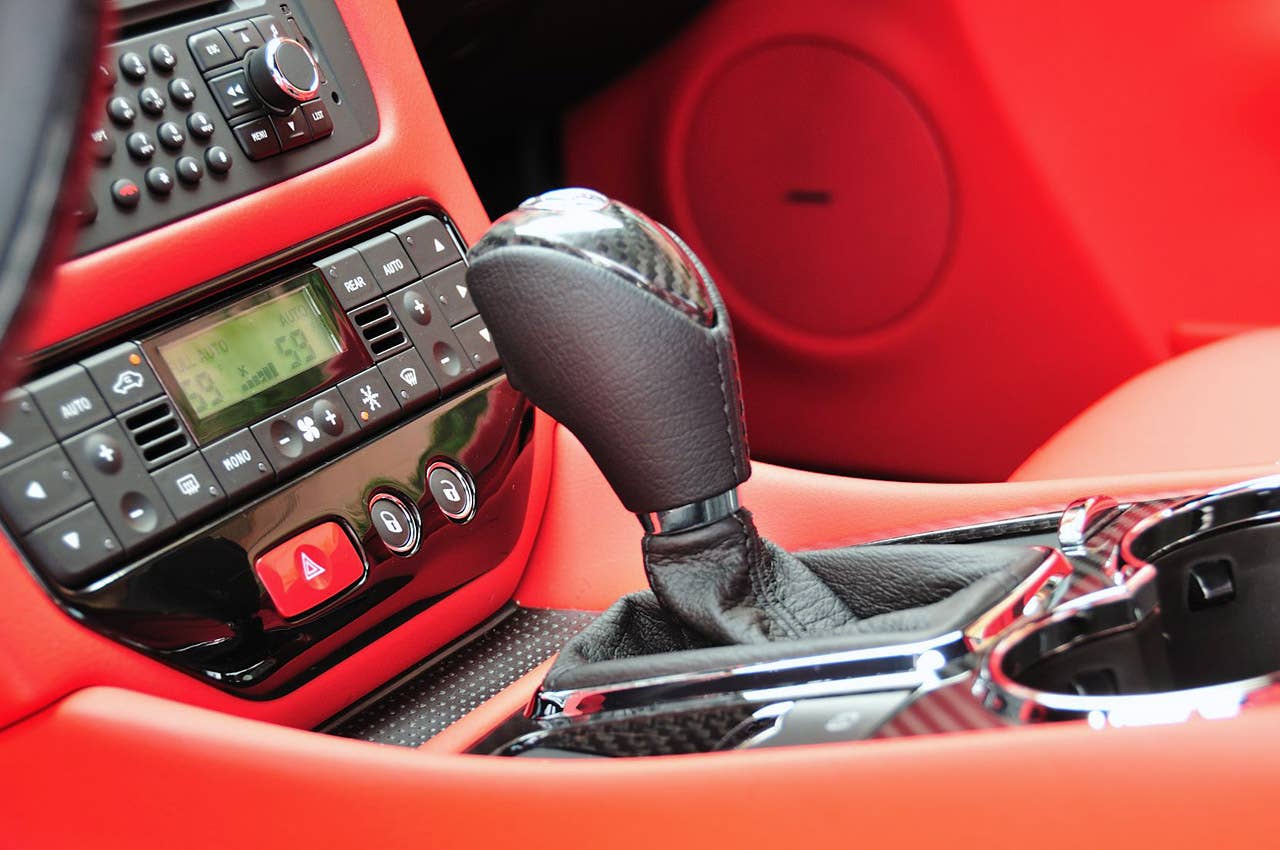 2012 Maserati GranTurismo MC shifter