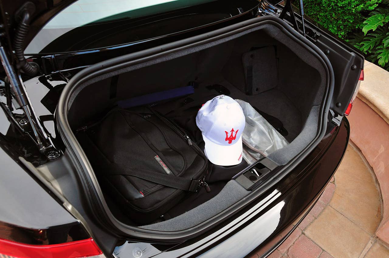 2012 Maserati GranTurismo MC trunk