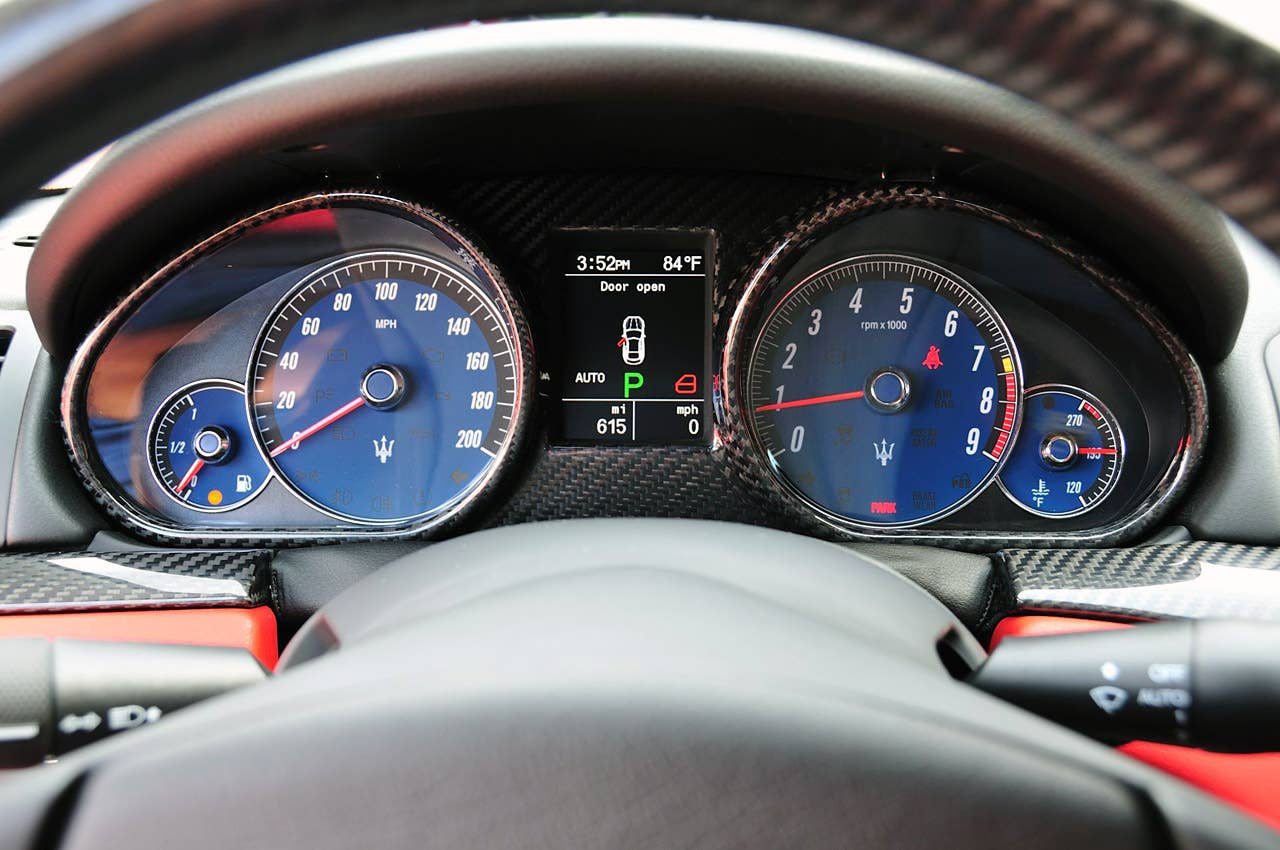 2012 Maserati GranTurismo MC gauges