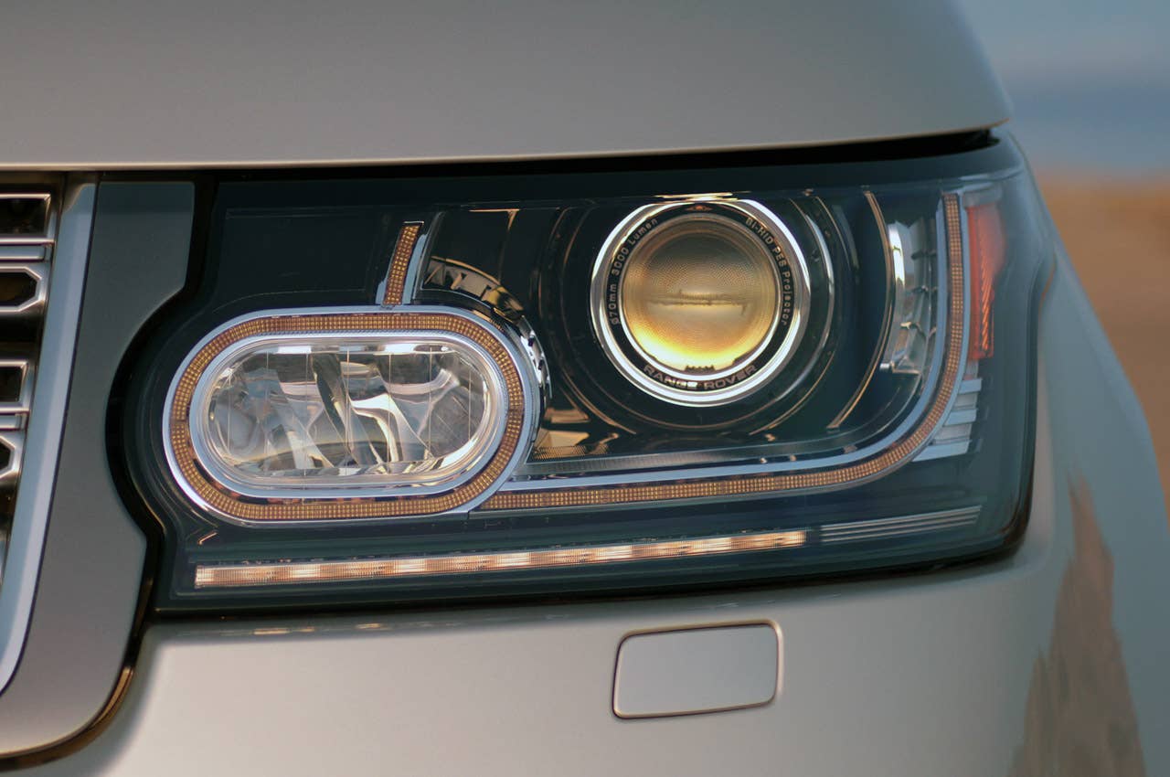 2013 Land Rover Range Rover headlight