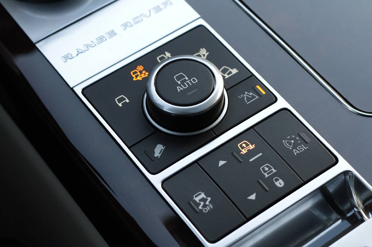 2013 Land Rover Range Rover drive mode selector