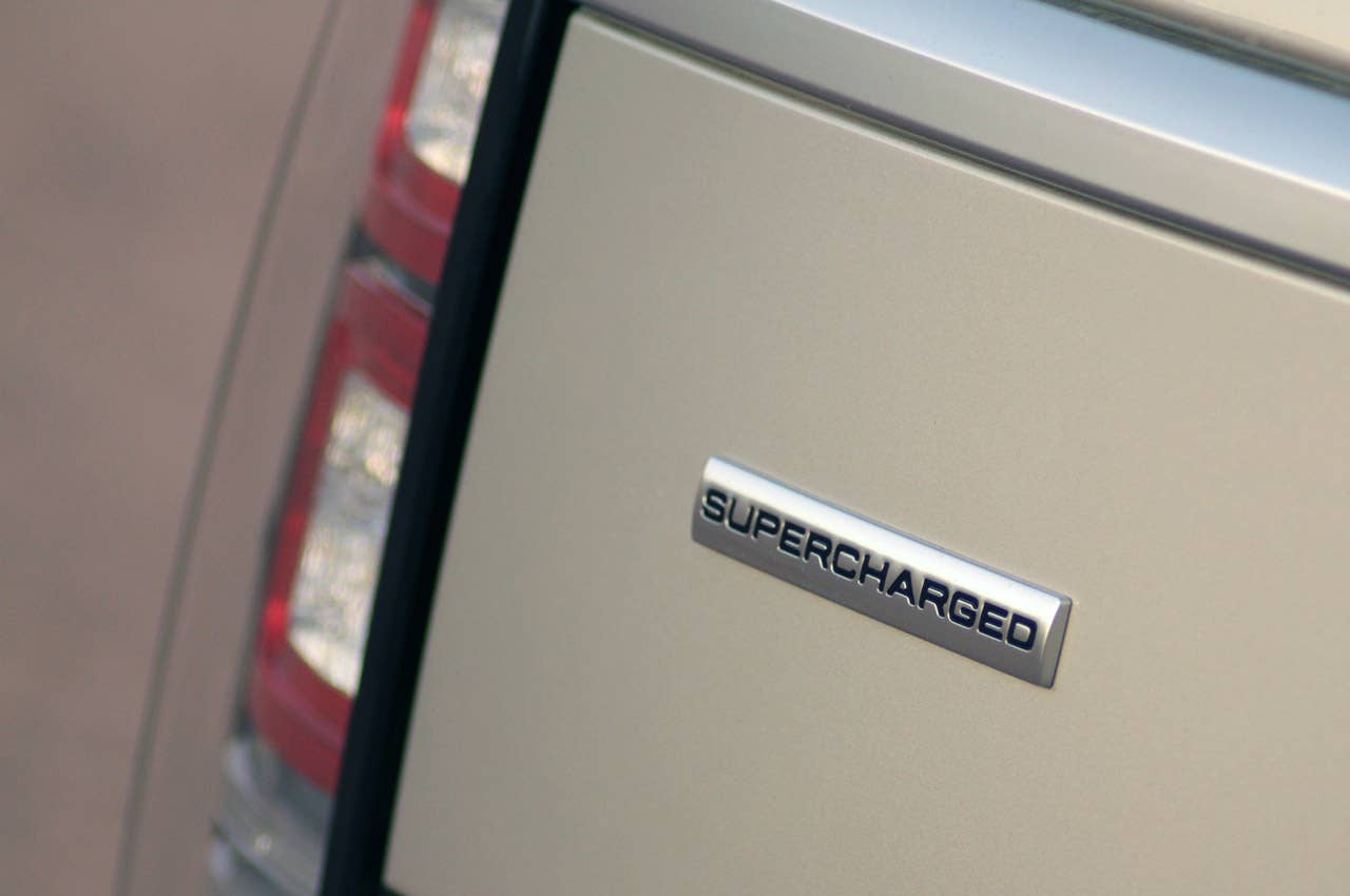 2013 Land Rover Range Rover badge