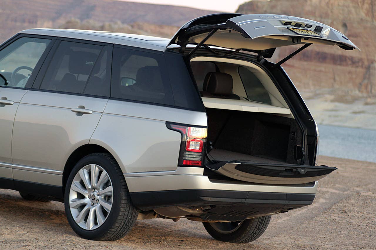2013 Land Rover Range Rover rear cargo area