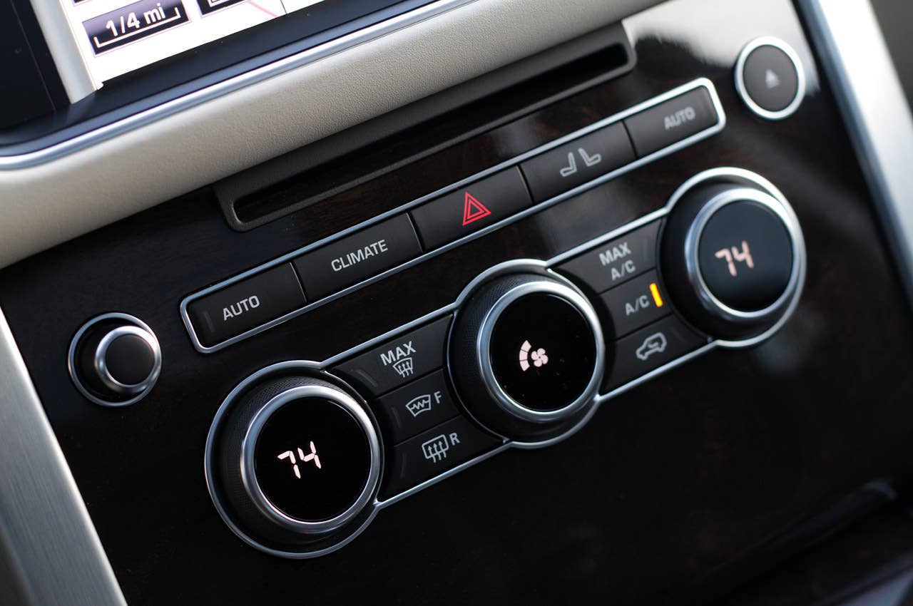 2013 Land Rover Range Rover climate controls
